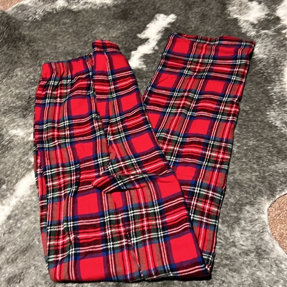 Plaid Pajama Set - Picture 4 of 5